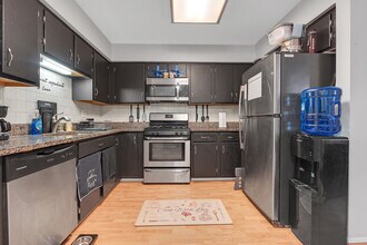 691 W Streamwood Blvd in Streamwood, IL - Building Photo - Building Photo