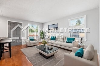 615 S 225th St in Des Moines, WA - Building Photo - Building Photo