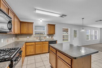 23610 Hidden Maple Dr in Spring, TX - Building Photo - Building Photo