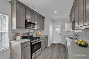 219 Loma Dr in Garland, TX - Building Photo