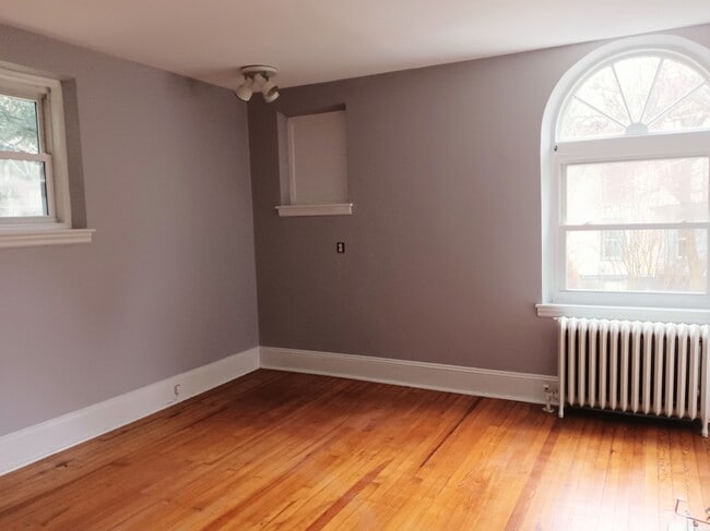 property at 1001 Barr Ln