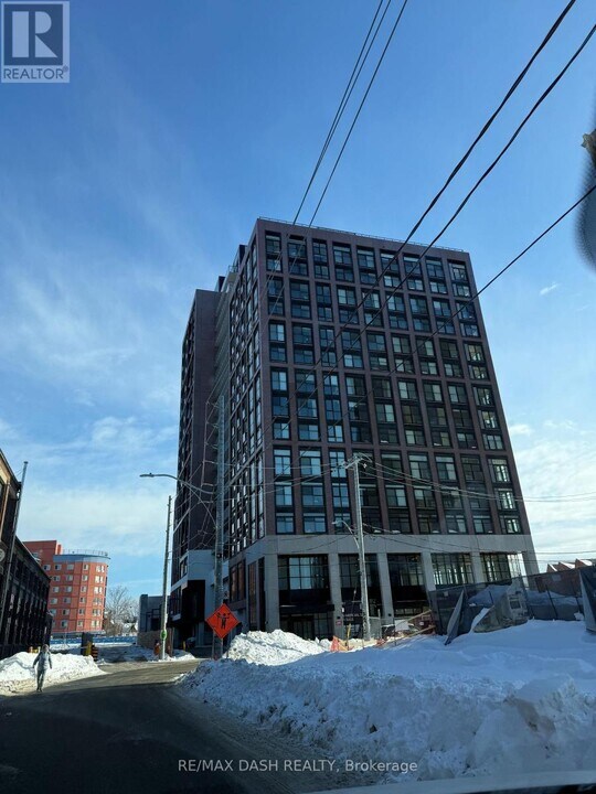 181 Sterling Rd in Toronto, ON - Building Photo