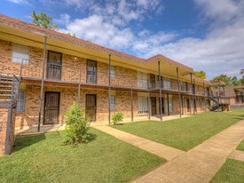 Beverly Springs in Memphis, TN - Building Photo