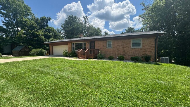 1100 E Prairie Dr in Bloomington, IN - Building Photo - Building Photo