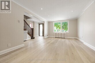 1836 Bathurst St in Toronto, ON - Building Photo - Building Photo
