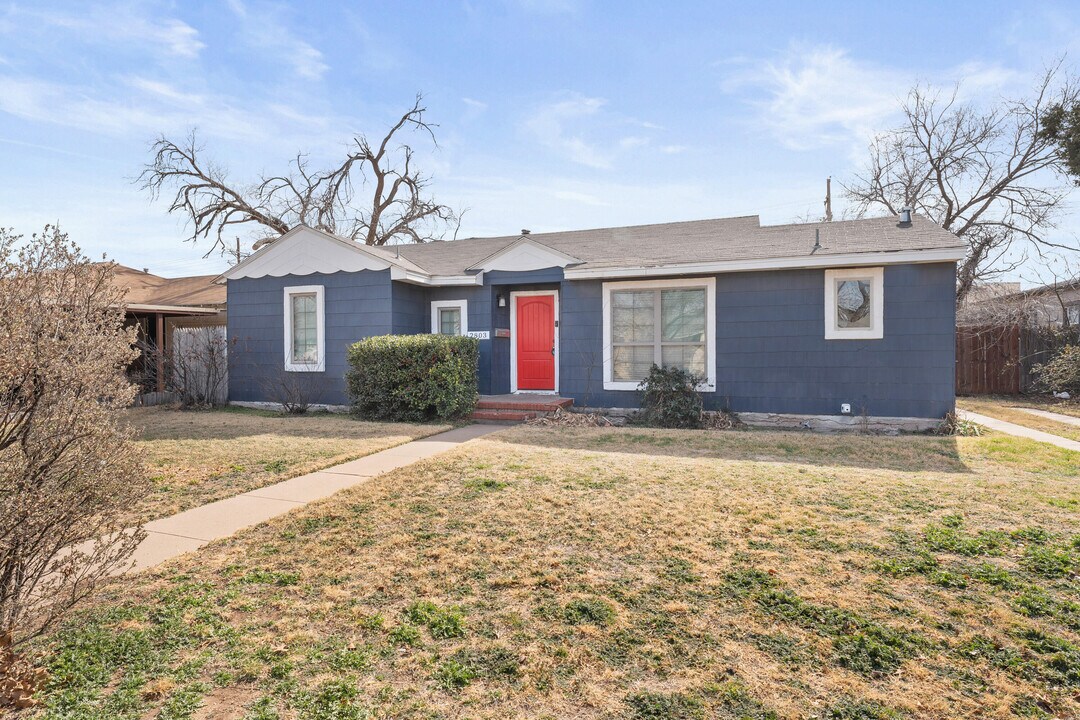 2803 30th St in Lubbock, TX - Building Photo