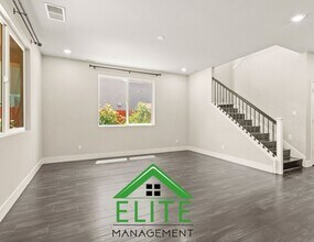 4560 White Sage St in Sacramento, CA - Foto de edificio - Building Photo