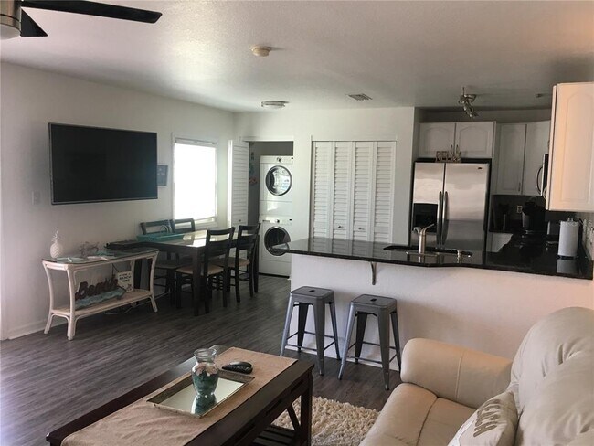 5174 Beach Dr SE in St. Petersburg, FL - Building Photo - Building Photo