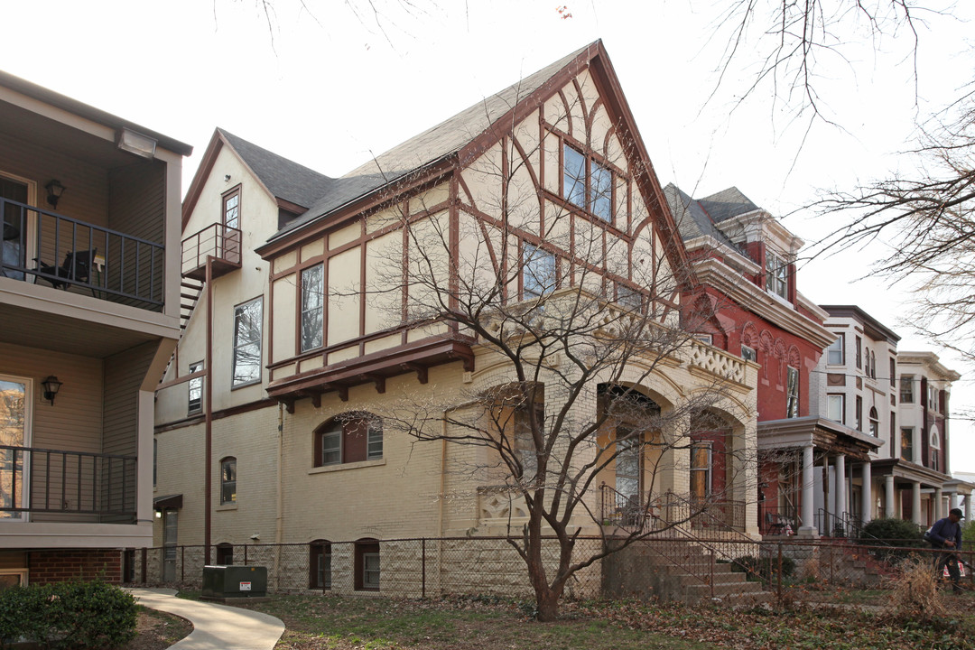 1823 S 3rd St in Louisville, KY - Building Photo