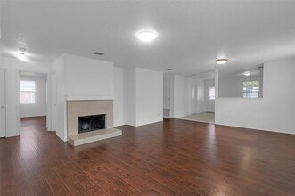 4001 Country Ln in Fort Worth, TX - Building Photo - Building Photo