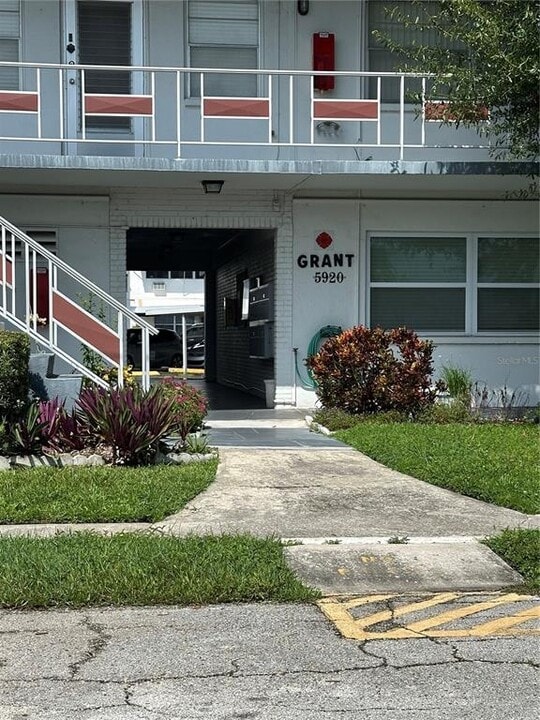 5920 18th St N in St. Petersburg, FL - Building Photo