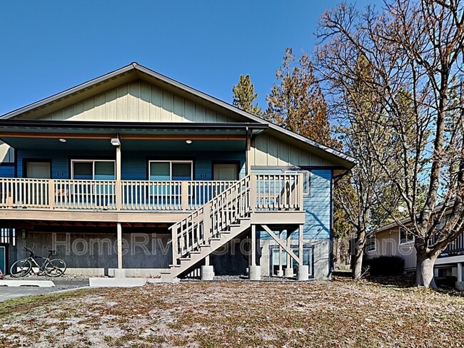 property at 516 W 5th St