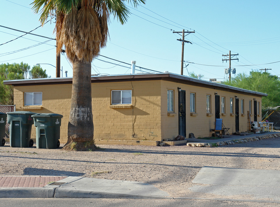 13 W District St in Tucson, AZ - Building Photo