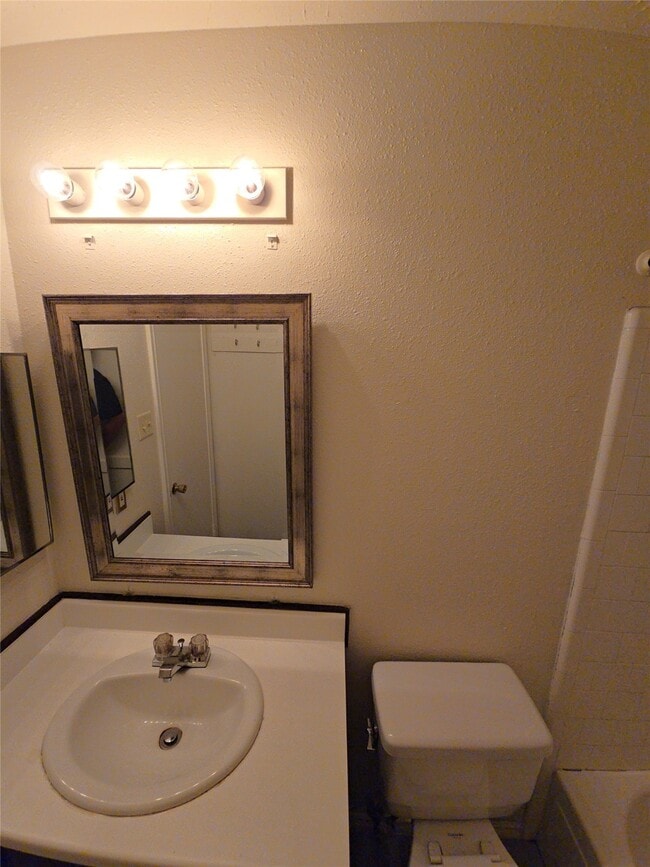 property at 3930 Mohlerbruk Dr