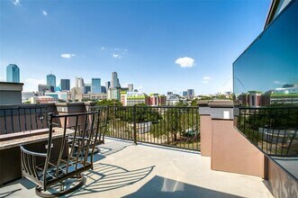 1348 Arch Pl in Dallas, TX - Building Photo - Building Photo