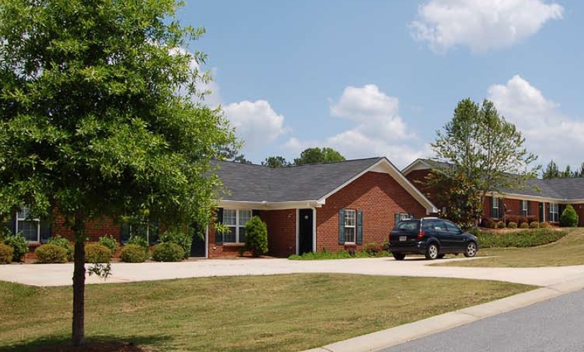 Pine Bluff Rd in Athens, GA - Building Photo