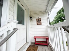 156 W Main St in Milford, CT - Building Photo - Building Photo