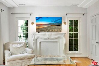 361 S Doheny Dr in Beverly Hills, CA - Building Photo - Building Photo