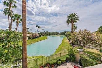 5306 N 31st Pl, Unit Bldg 7-727 in Phoenix, AZ - Building Photo - Building Photo