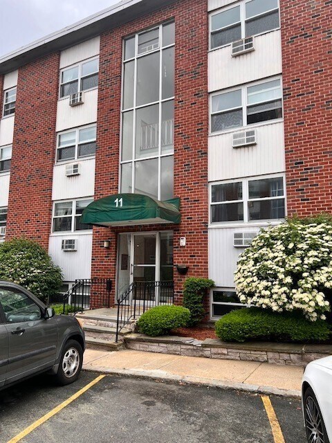 11 Commonwealth Ct in Boston, MA - Building Photo