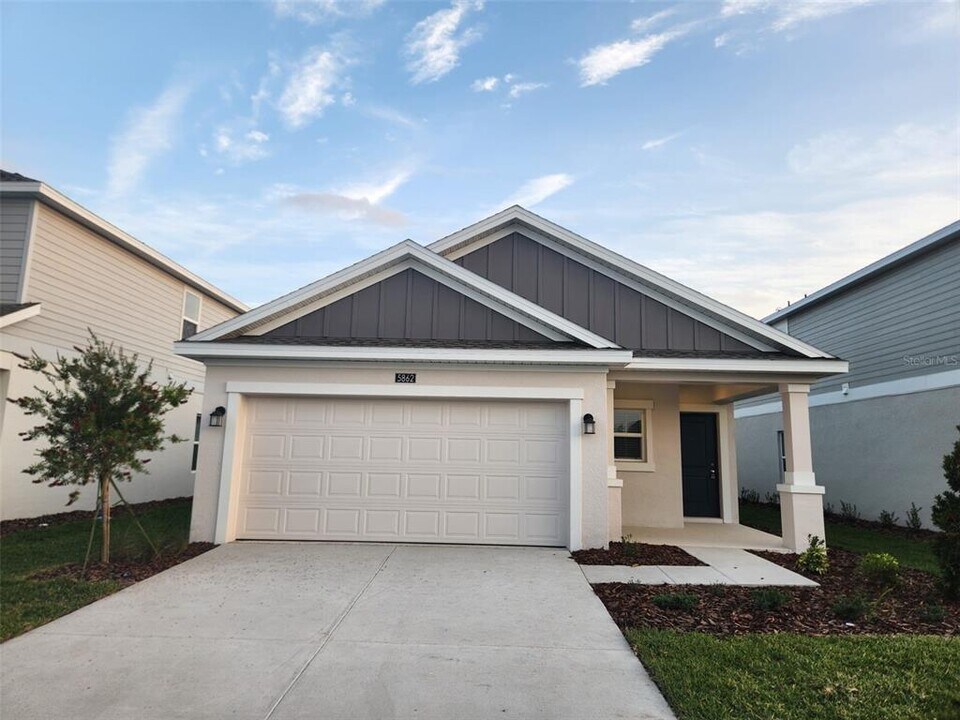 5862 Le Marin Wy in Kissimmee, FL - Building Photo