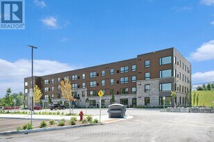12 Thomas St S in Arnprior, ON - Building Photo