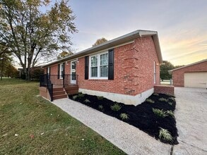 113 Meadow Ln in Bardstown, KY - Building Photo - Building Photo