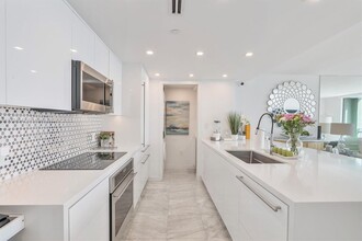 90 Alton Rd, Unit # 1806 in Miami Beach, FL - Building Photo - Building Photo