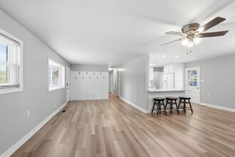 5104 Elmhurst Dr in Lawrence, IN - Foto de edificio - Building Photo