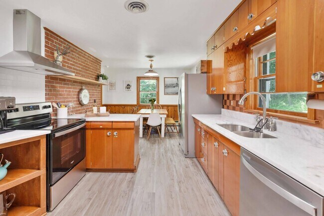 2459 Frogtown Rd in Bluemont, VA - Building Photo - Building Photo