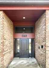 875 GreenView Ct, Unit 57 in Rochester Hills, MI - Building Photo - Building Photo