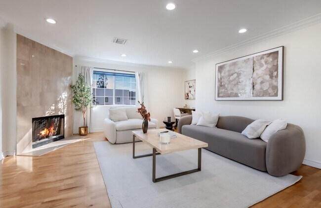 525 N Orange Dr, Unit .5 in Los Angeles, CA - Foto de edificio - Building Photo