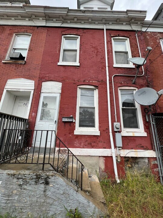 468 W Hanover St in Trenton, NJ - Building Photo