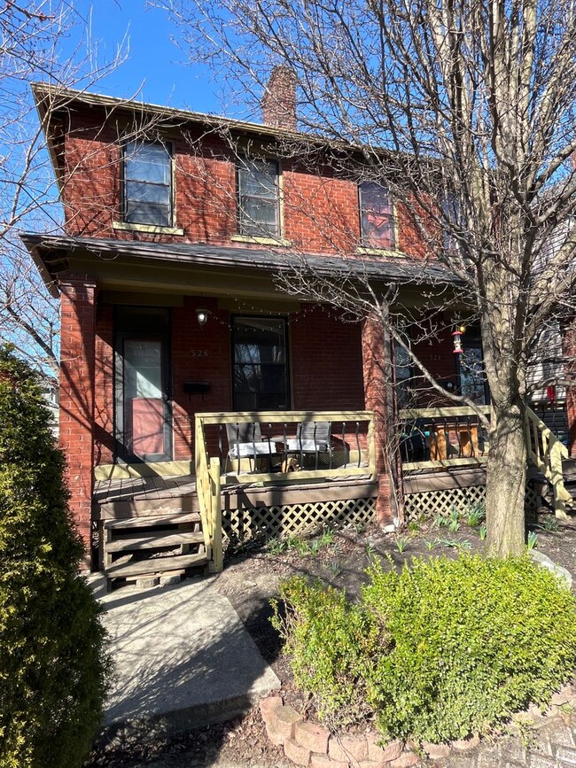 property at 526-528-528 E Sycamore St
