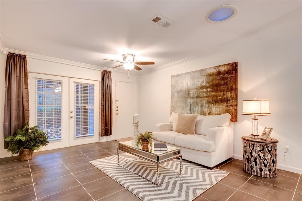 854 Wax Myrtle Ln Photo