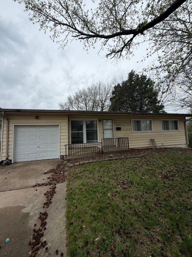 property at 8921 Dever Dr