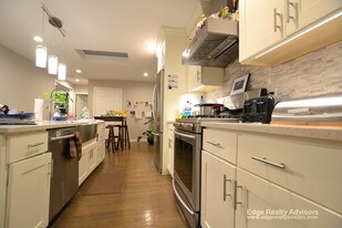 38 Kenrick St, Unit 2 in Boston, MA - Building Photo