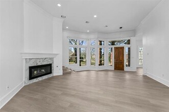 401 Leigh Ct in Highland Village, TX - Building Photo - Building Photo