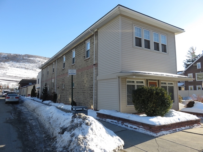 494 Franklin Ave in Palmerton, PA - Building Photo