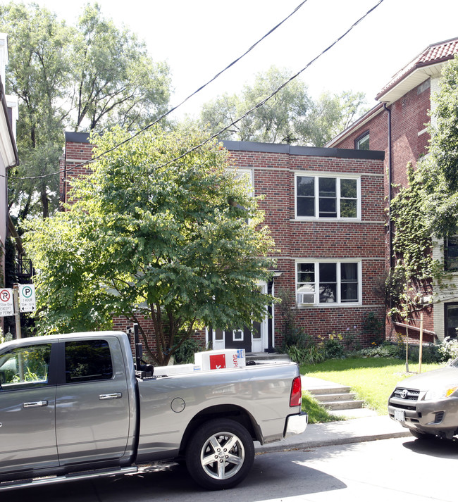 5 Walmsley Blvd in Toronto, ON - Building Photo - Primary Photo