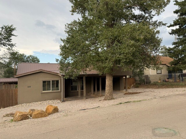 property at 122 Nob Hill Dr