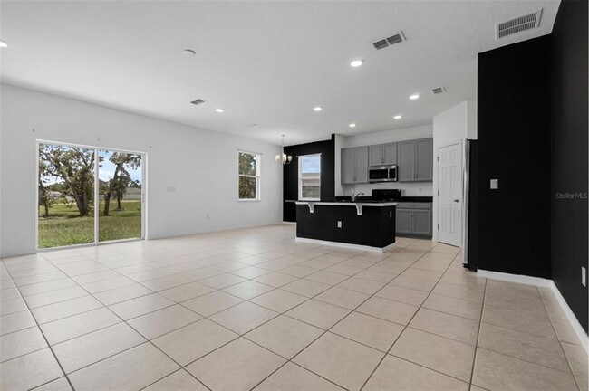 429 Ohio Way in Poinciana, FL - Foto de edificio - Building Photo