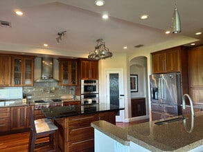 595 Kumulani Dr in Kihei, HI - Building Photo - Building Photo