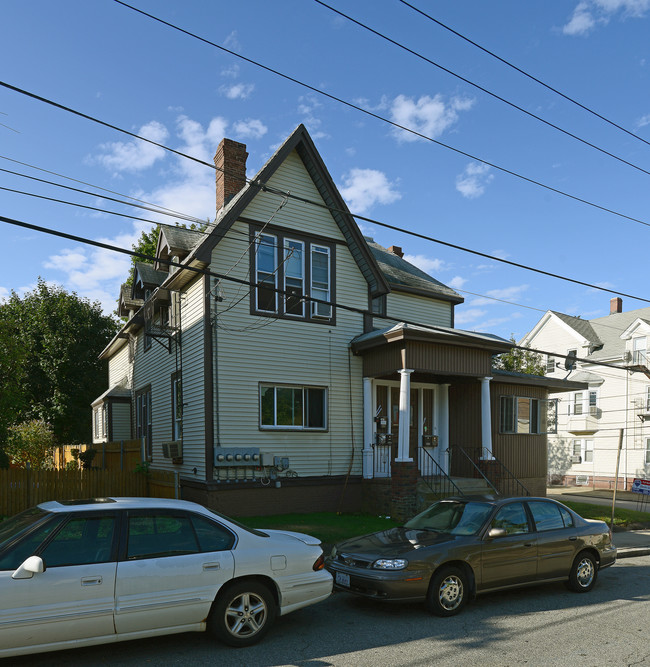 92 Brown St in Pawtucket, RI - Building Photo - Building Photo