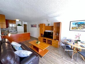 2452 Tusitala St in Honolulu, HI - Building Photo - Building Photo