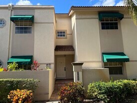 6622 Via Regina in Boca Raton, FL - Building Photo