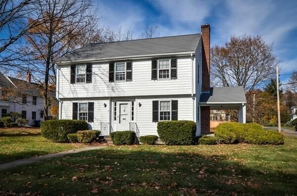 77 W Central St in Natick, MA - Building Photo