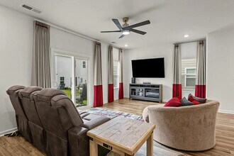 7061 Bentz St in Charlotte, NC - Building Photo - Building Photo