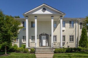 Lynn Apartments in Bridgeport, CT - Building Photo