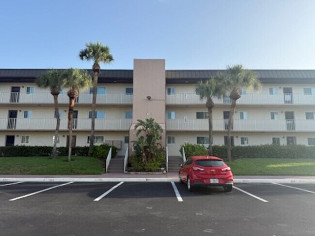 property at 1014 Manatee Rd